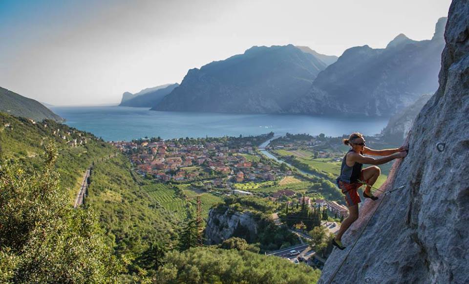 Il posto ideale per trascorrere le tue vacanze al Lago di Garda. Posizione idea per appassionati di surf, vela, mountain bike o arrampicata!